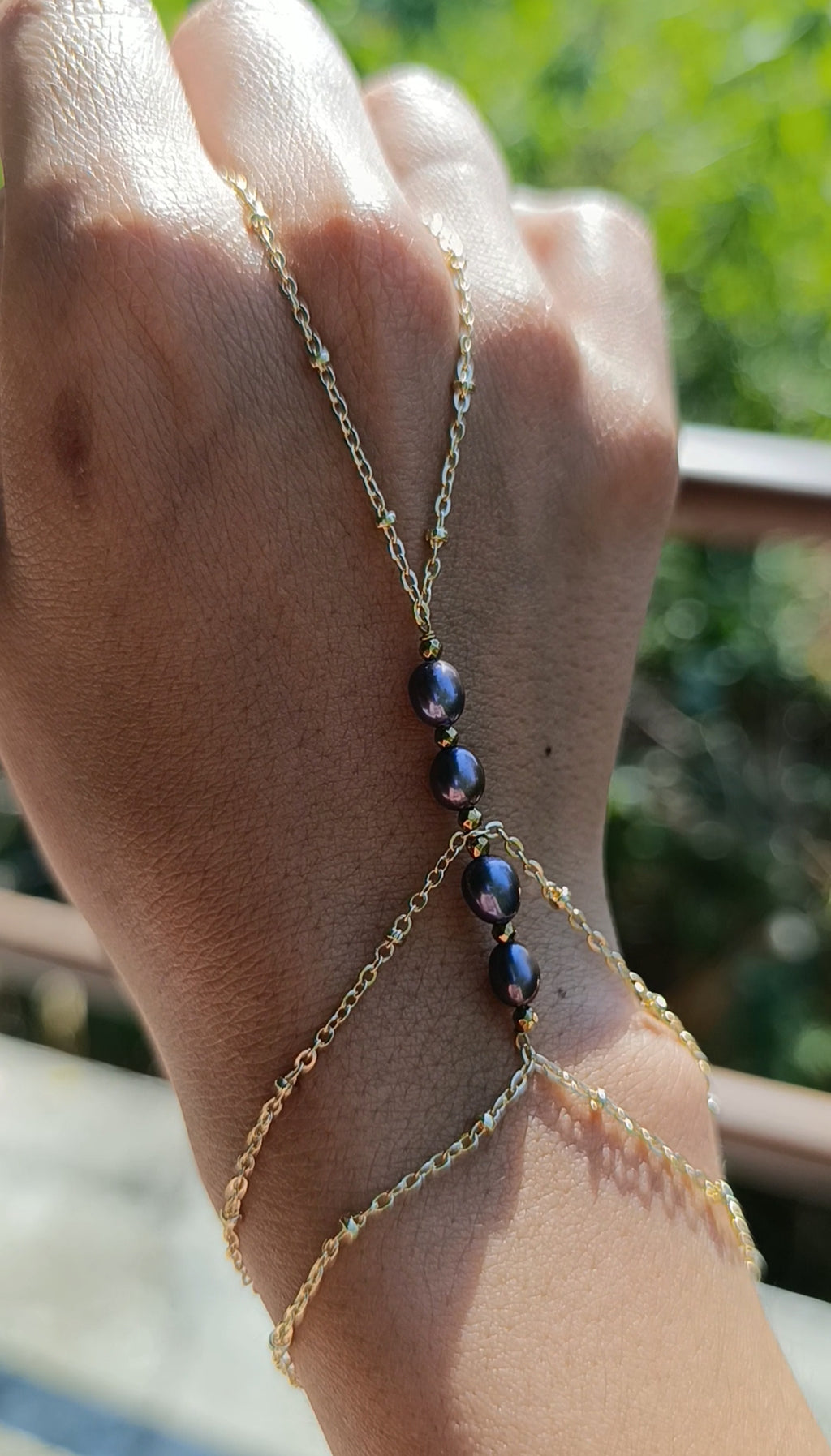 Hand chain Yin
